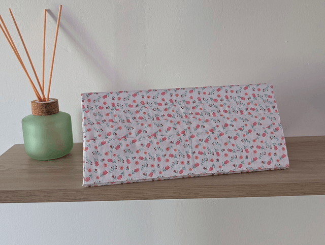 Porte-cartes de jeu modèle blanc fleuri