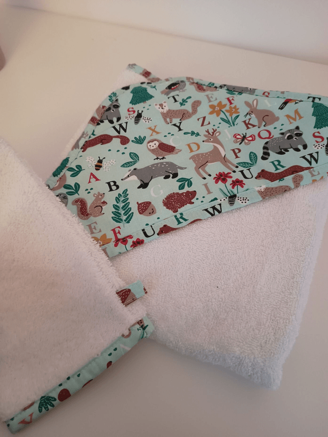 Cape de bain bébé + gant 