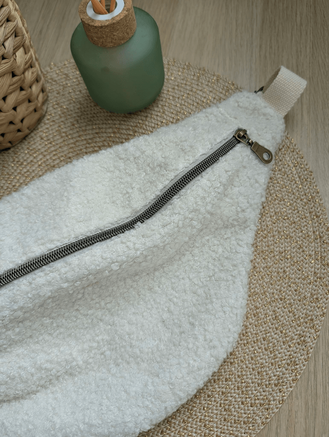 Sac banane femme en bouclette blanche 