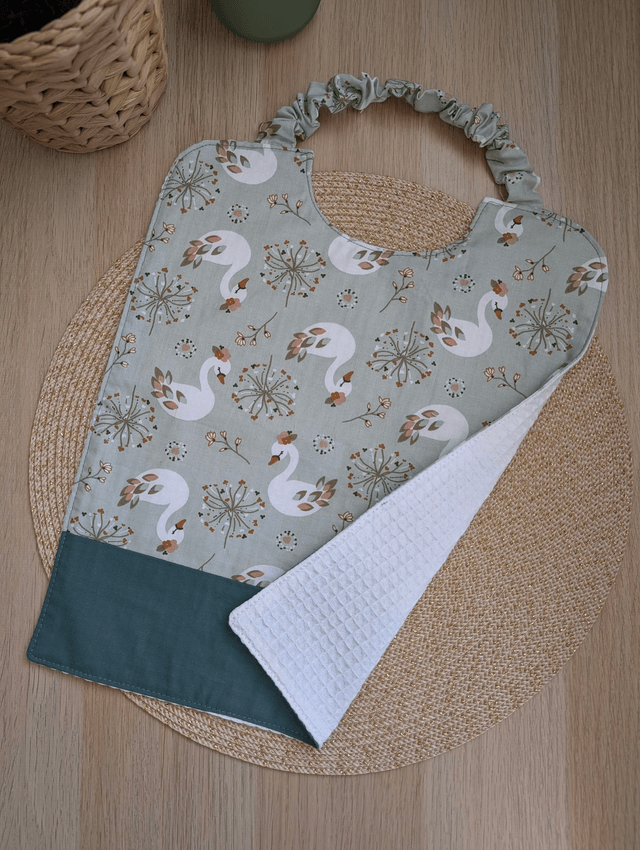 Serviette de cantine enfant fleurie cygnes