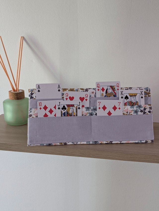 Porte-cartes de jeu modèle lilas fleuri