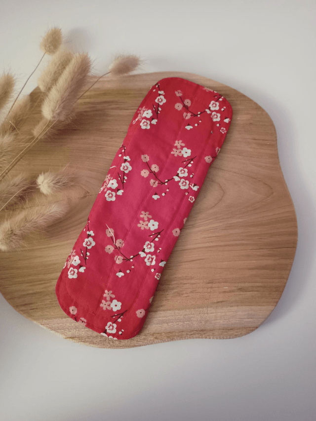 Serviette hygiénique lavable rouge fleuri (à l'unité ou en lot de 5)