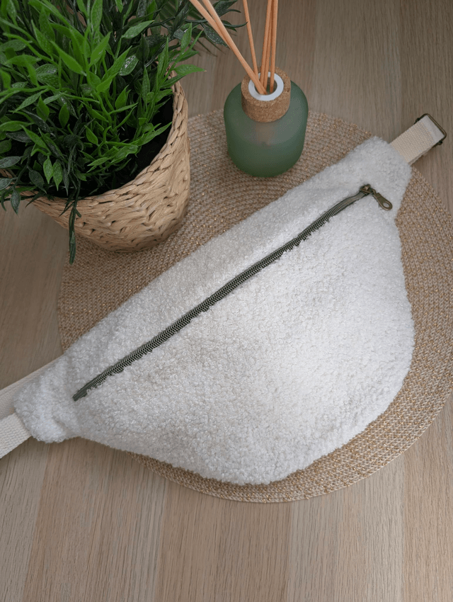 Sac banane femme en bouclette blanche