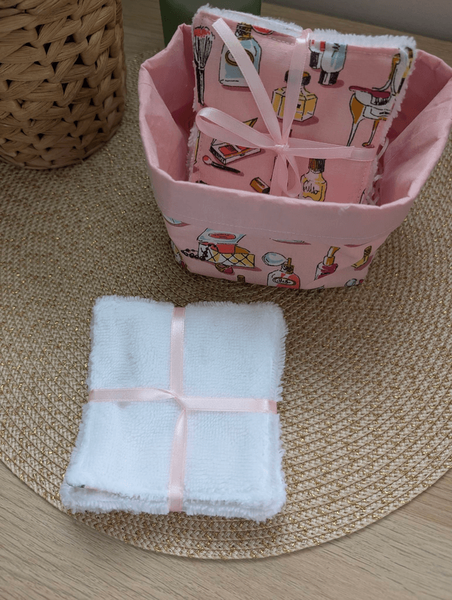 Panier de 10 cotons lavables démaquillants rose
