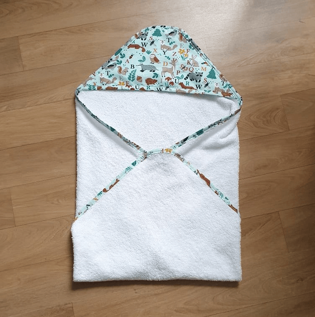Cape de bain bébé + gant 