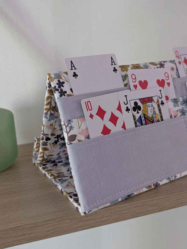 Porte-cartes de jeu modèle lilas fleuri