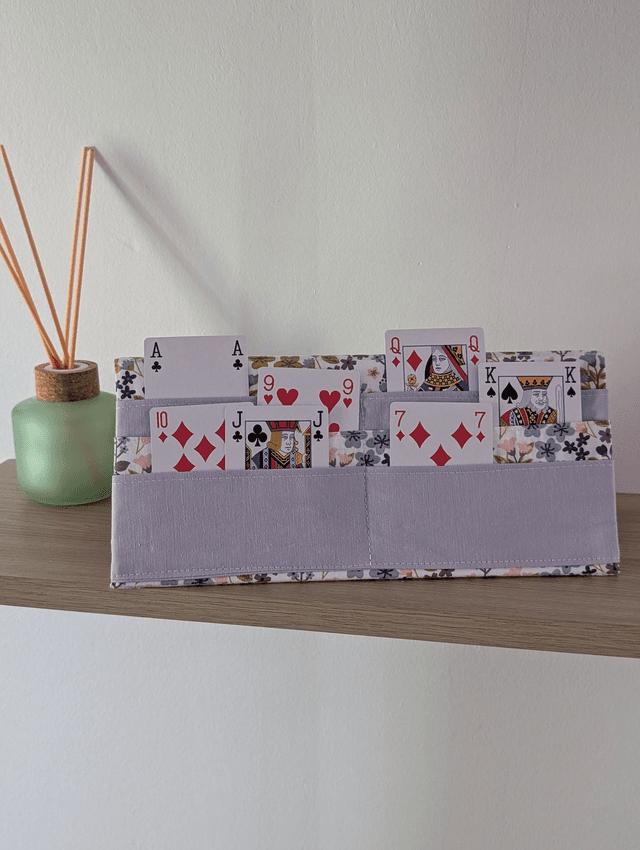 Porte-cartes de jeu modèle lilas fleuri